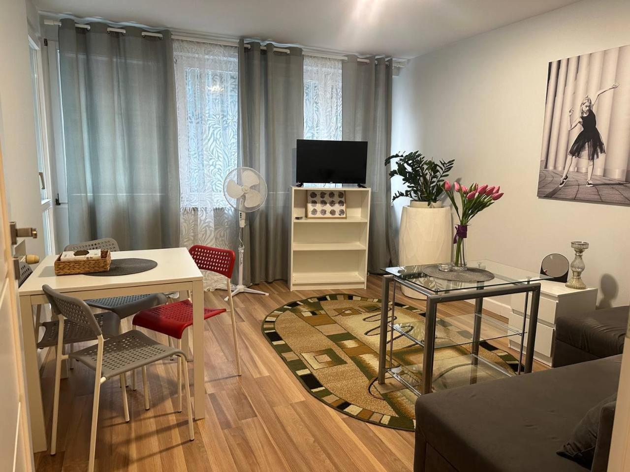 5Centrum Stanislawa Moniuszki10 Wi-Fi 1Gb Sek ワルシャワ エクステリア 写真