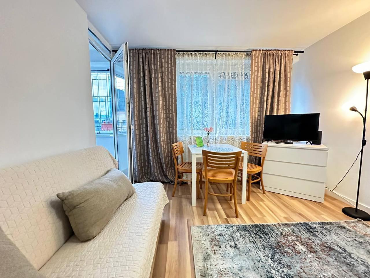 5Centrum Stanislawa Moniuszki10 Wi-Fi 1Gb Sek ワルシャワ エクステリア 写真